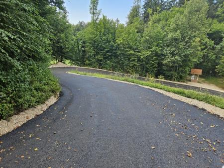 Kregarjevo_asfaltirano cestišče (1)